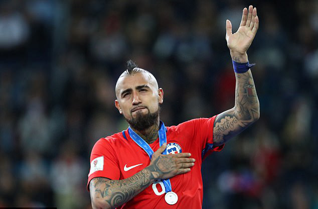 Vidal bác bỏ tin giã từ tuyển Chile