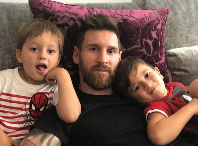 Messi chuẩn bị làm bố lần thứ ba - Ảnh 1.