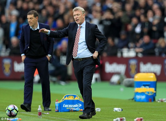 Moyes thay thế Bilic: Fan West Ham nổi giận