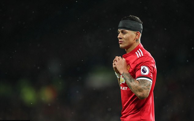 Rojo khoe chấn thương ghê rợn sau trận gặp Man City - Ảnh 4.