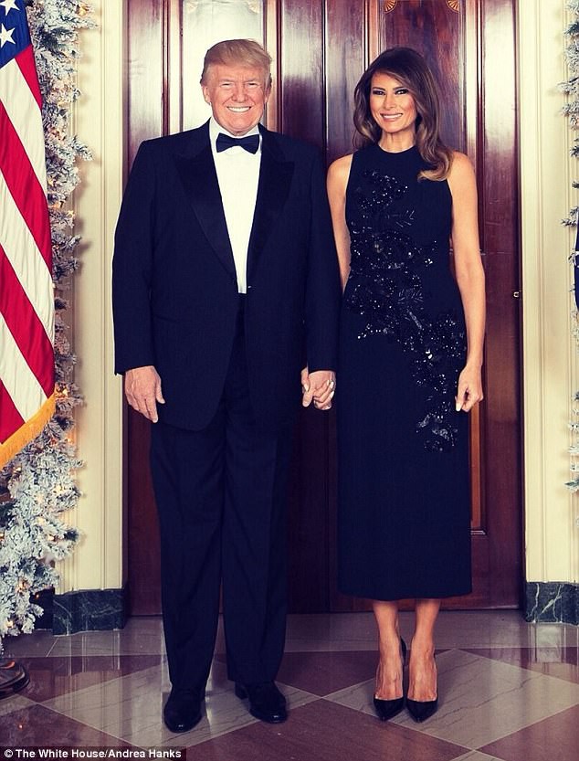 Ch&aacute;u nội Tổng thống Trump vất vả trong ph&ograve;ng Bầu dục - Ảnh 2.