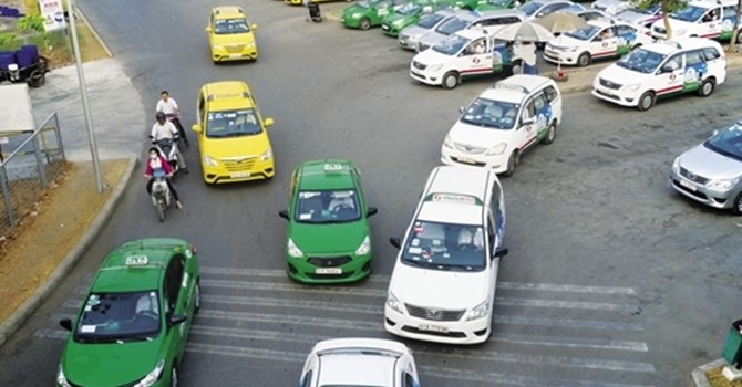 Sếp mới Uber không quan tâm phản ứng của taxi truyền thống