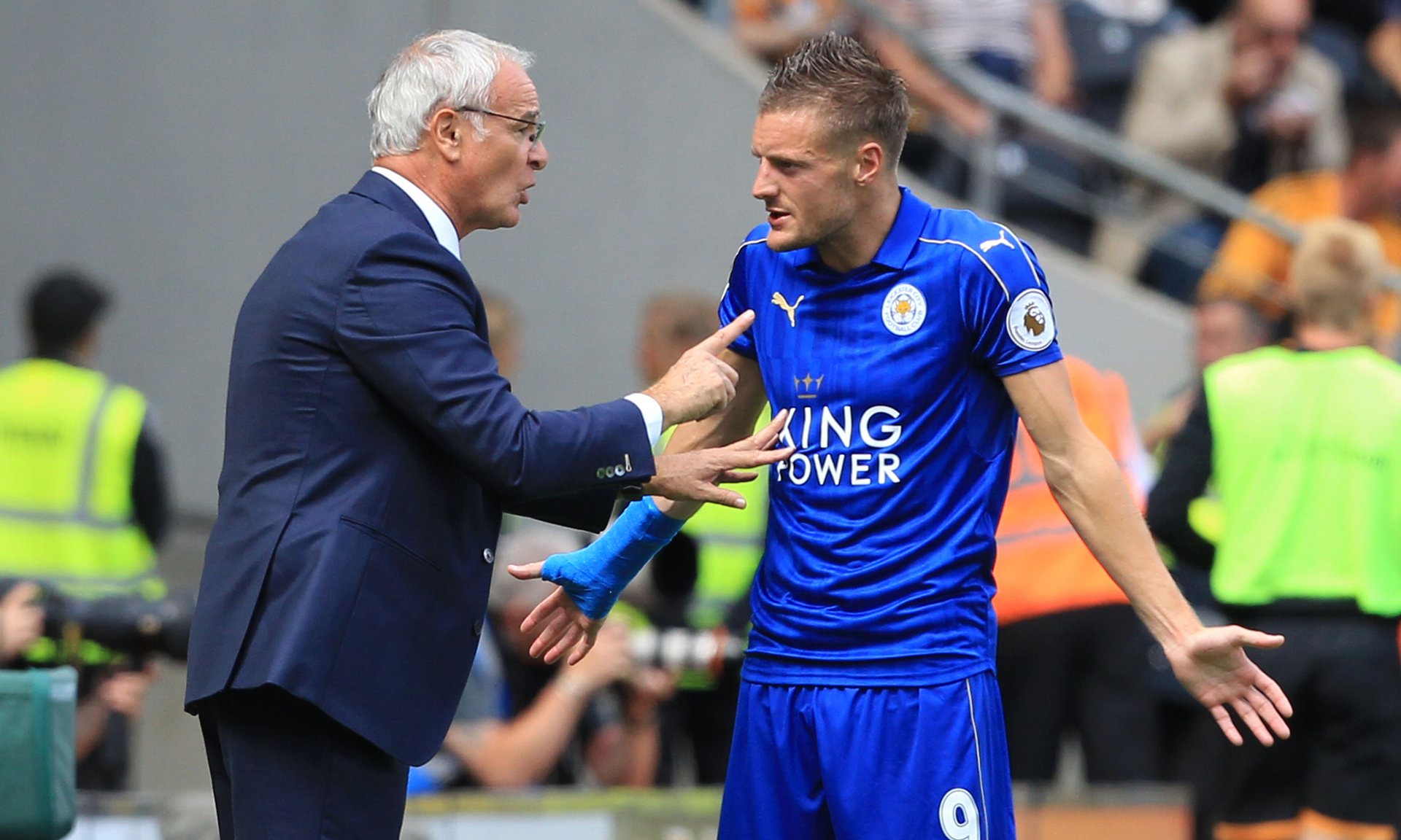 Vardy bị dọa giết vì nghi "đá" ghế HLV Ranieri