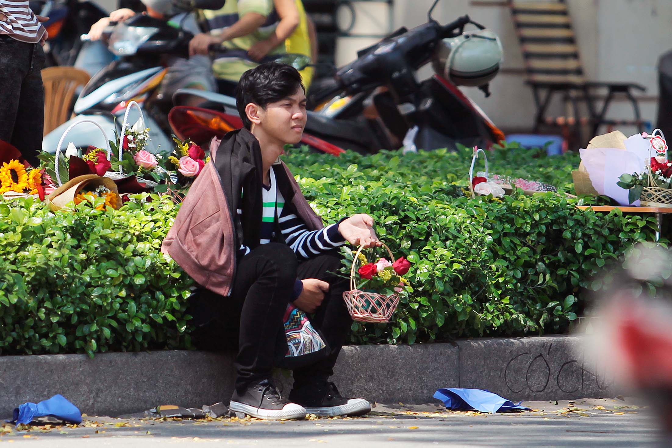 Hoa tươi, quà tặng Valentine vắng người mua