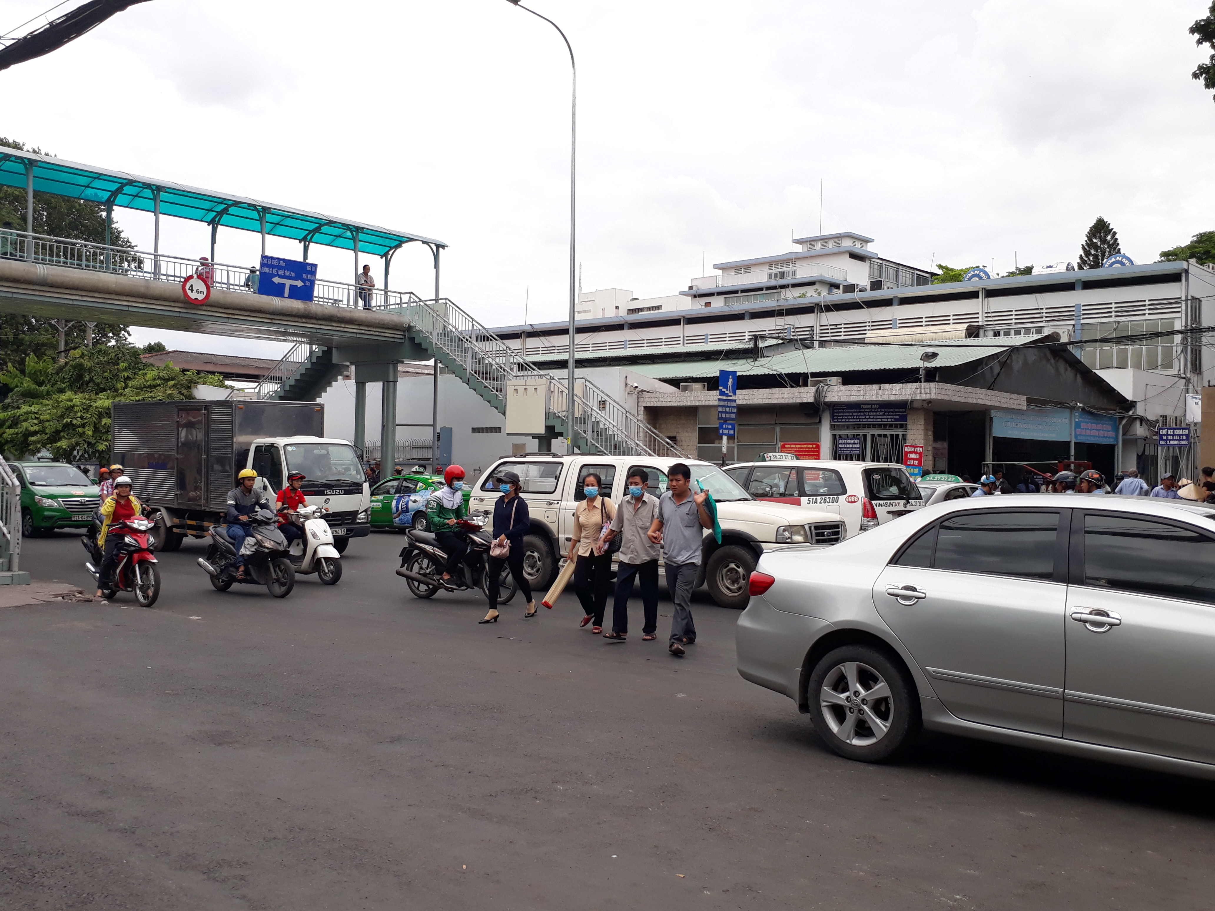 Ch&ecirc; cầu bộ h&agrave;nh v&igrave; lười v&agrave; liều - Ảnh 4.
