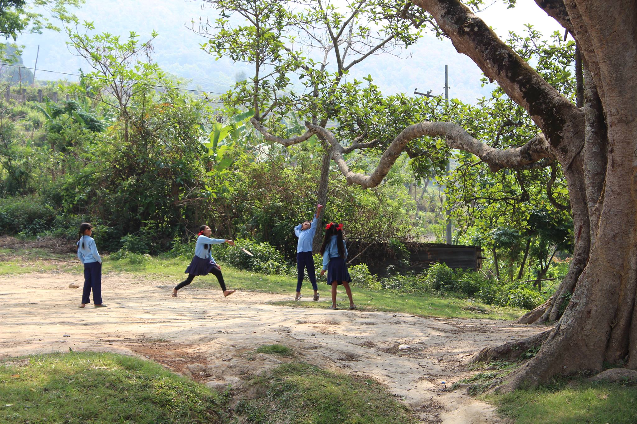 Cuốc bộ và quá giang ở Nepal - Ảnh 6.