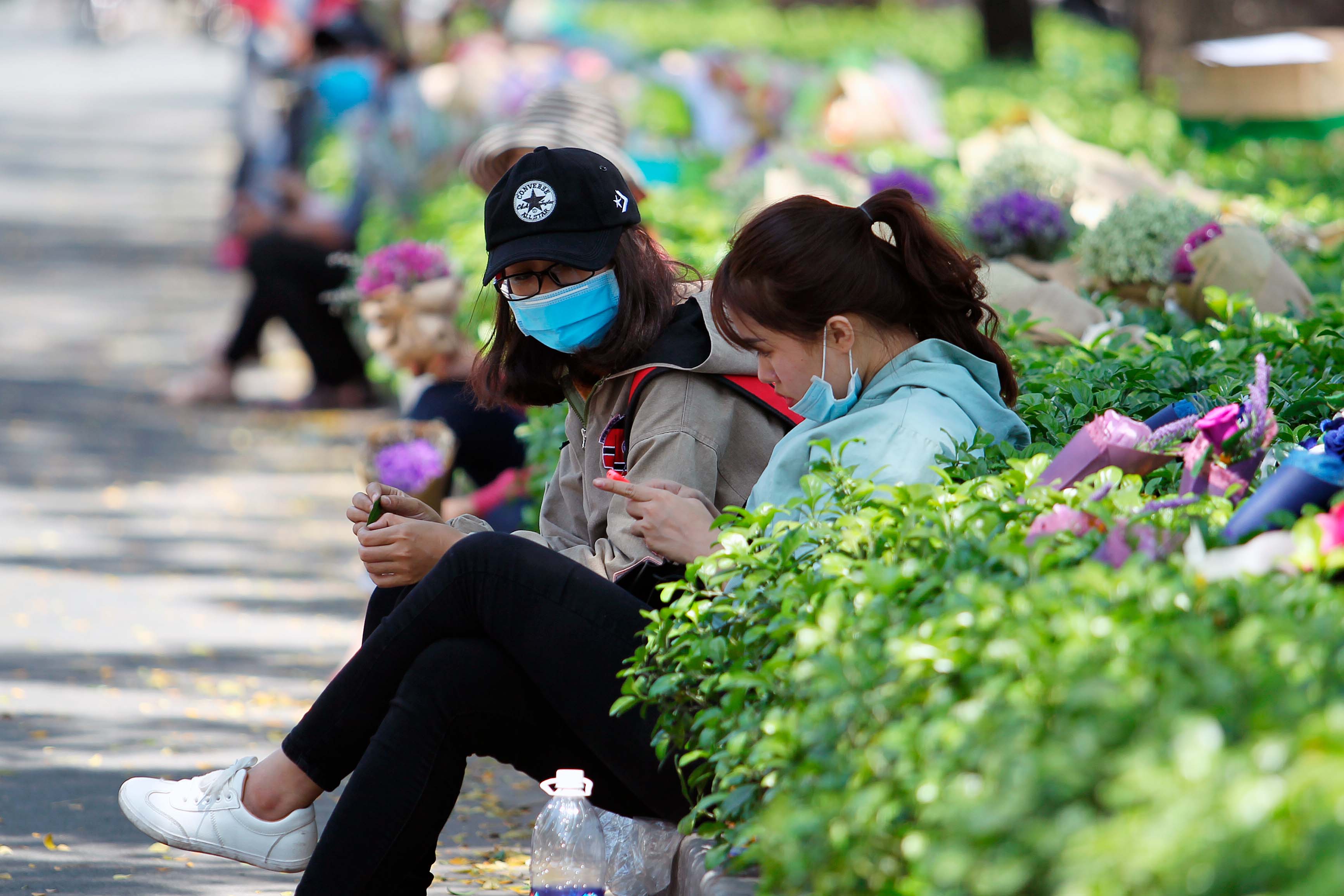 Đa phần các điểm bán hoa thời vụ này chủ yếu là sinh viên khu vực lân cận