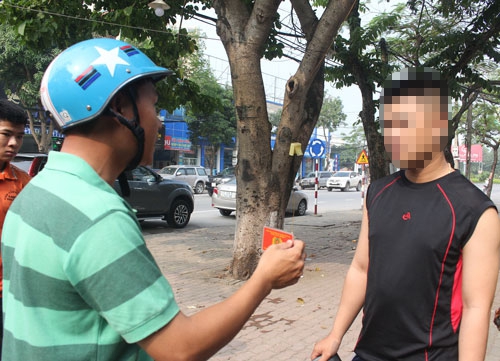 Băn khoăn CSGT… giả thường dân