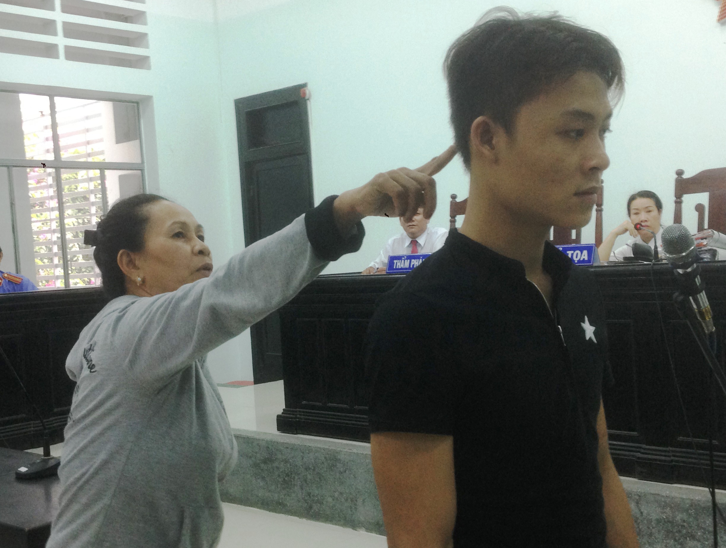 Vụ học sinh tử vong sau khi từ công an xã về: Nên hủy án sơ thẩm