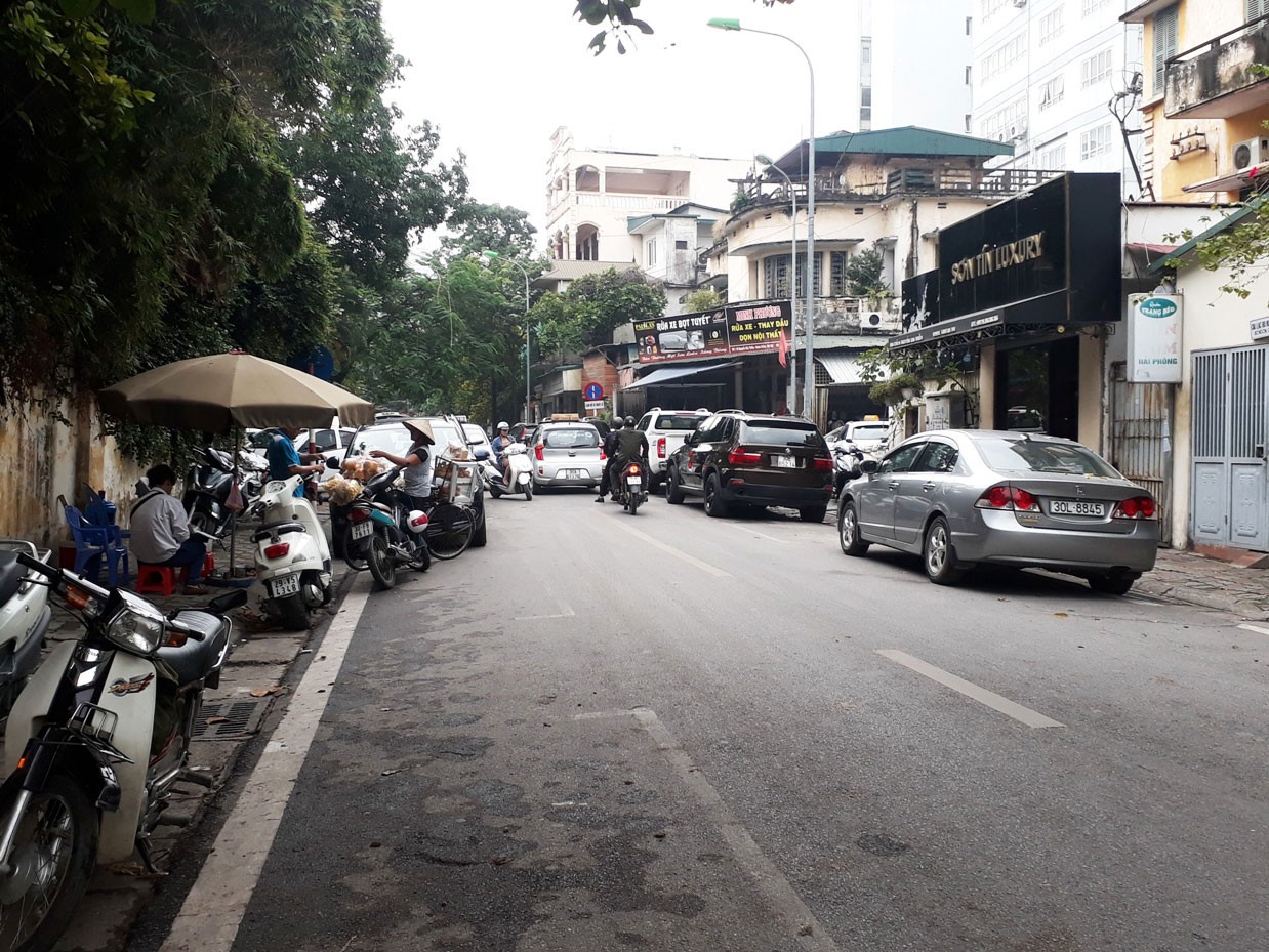 Hà Nội sẽ tăng phí thuê vỉa hè gấp 3 lần