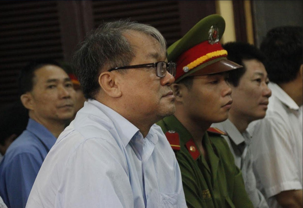 Tránh tẩu tán tài sản trong các vụ án tham nhũng