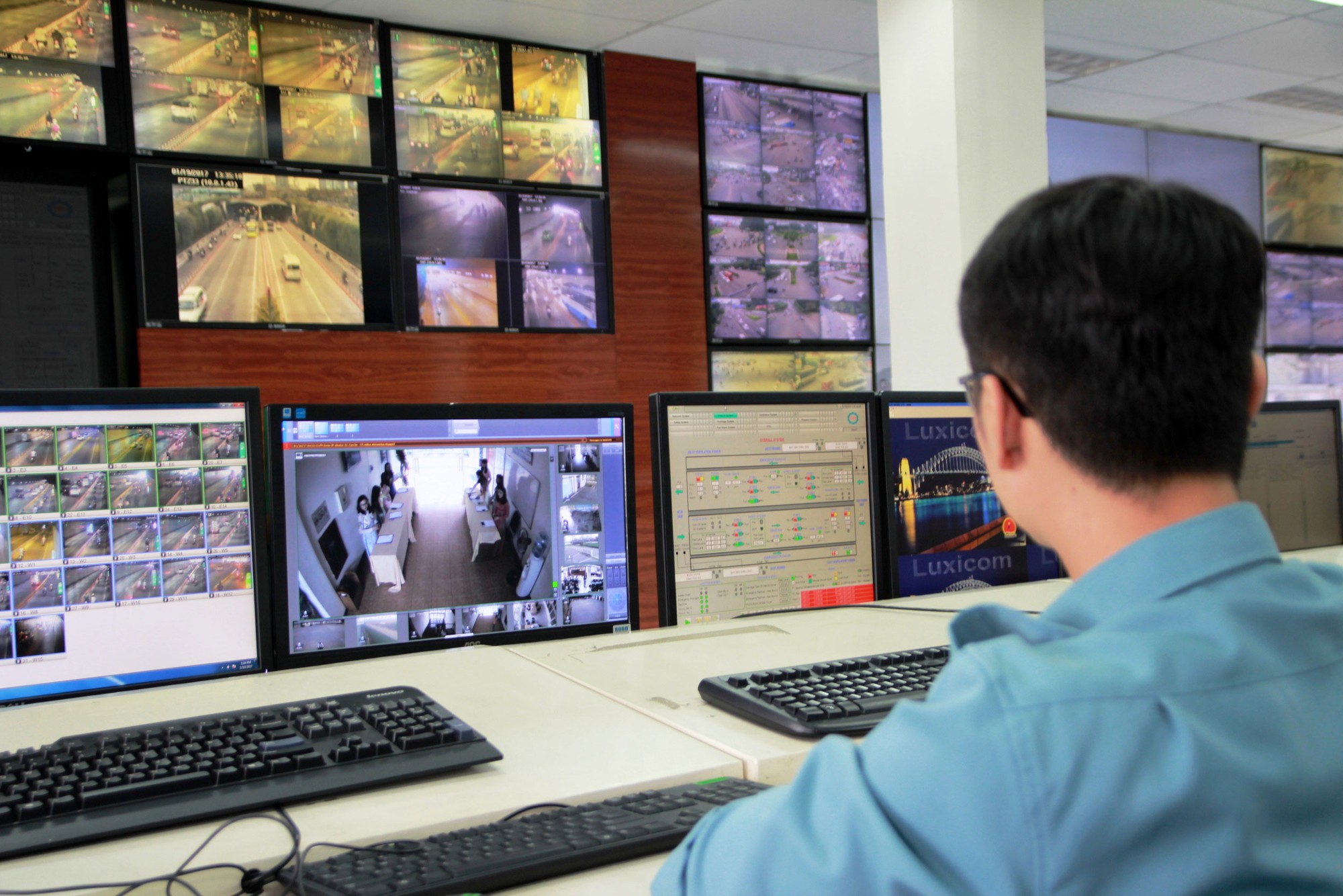 Xây dựng hạ tầng giao thông hiện đại