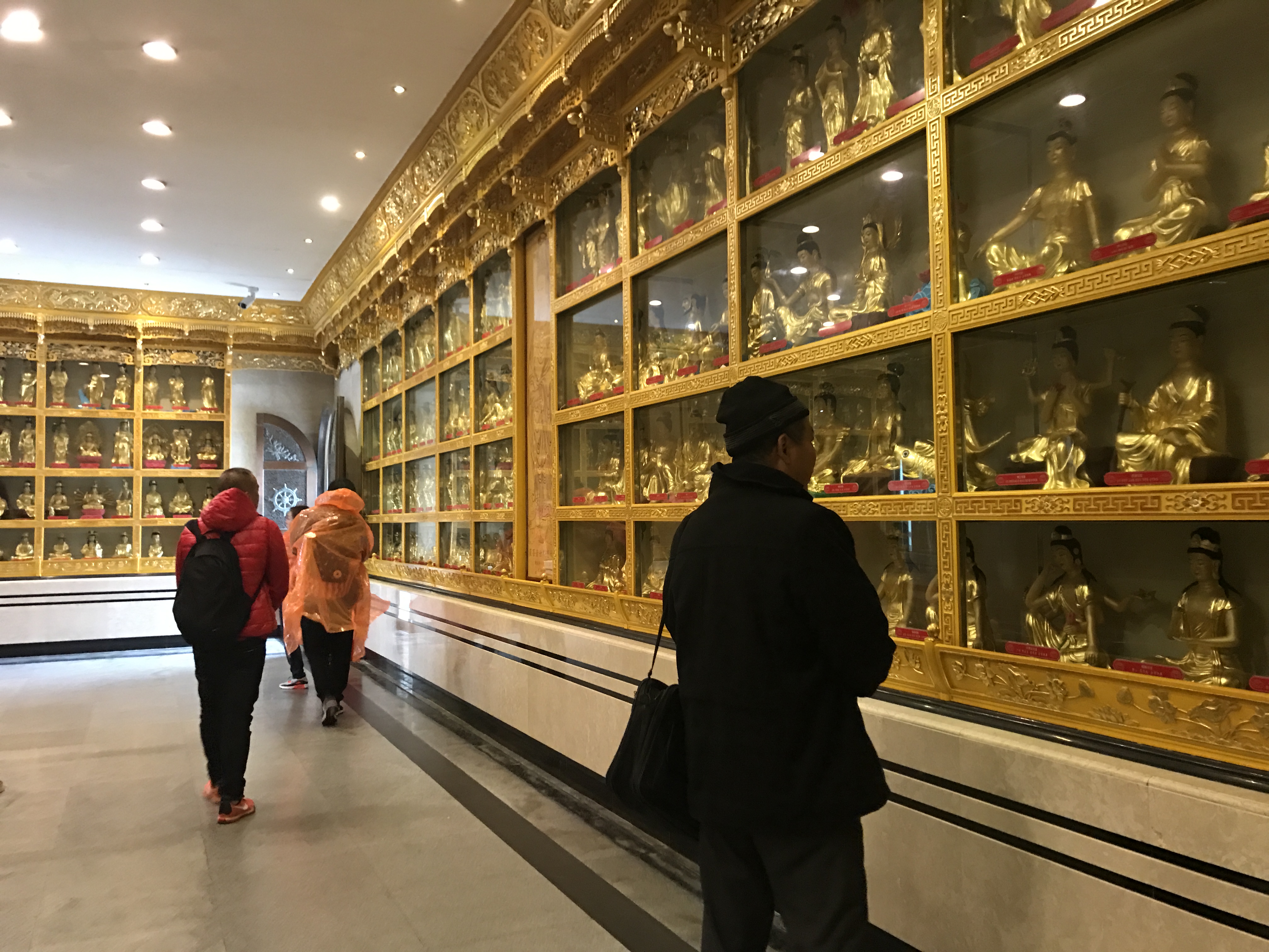 
500 tượng Phật quan &acirc;m mang nhiều d&aacute;ng vẻ kh&aacute;c nhau.
