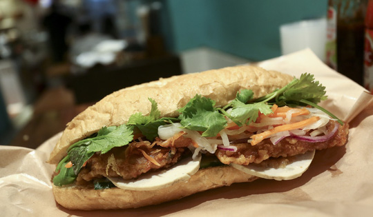 8 tiệm b&aacute;nh m&igrave; thịt Việt Nam ngon nức tiếng ở Hồng K&ocirc;ng - Ảnh 1.