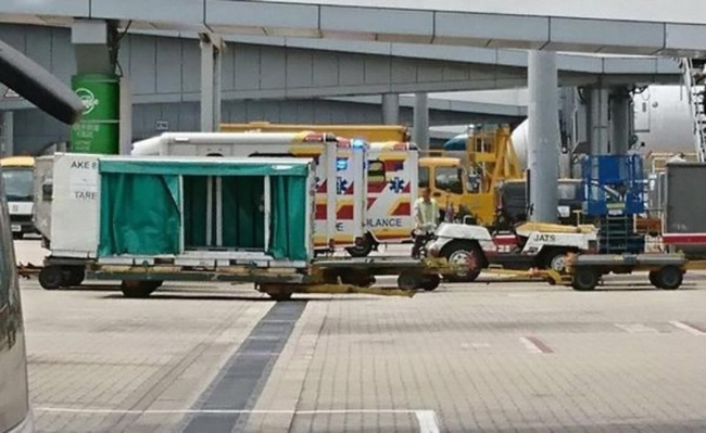 Máy bay rung lắc mạnh, hành khách "rơi tự do"