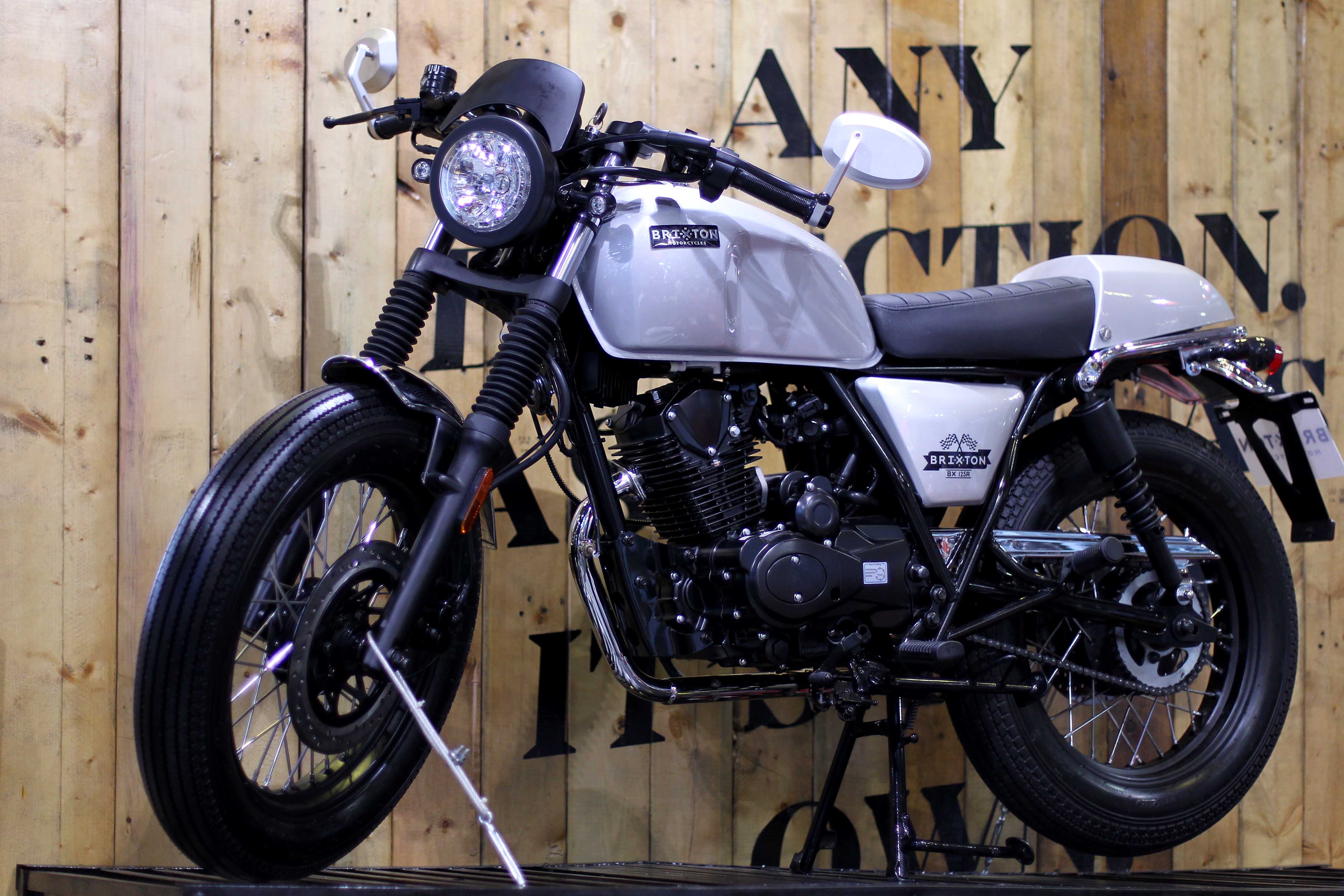 M&ocirc; t&ocirc; cổ điển g&acirc;y sốt tại Motor show 2017 - Ảnh 5.