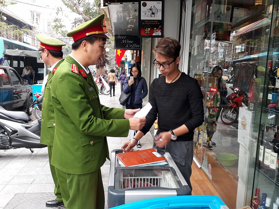Hà Nội “mạnh tay” xử phạt lấn chiếm vỉa hè phố cổ