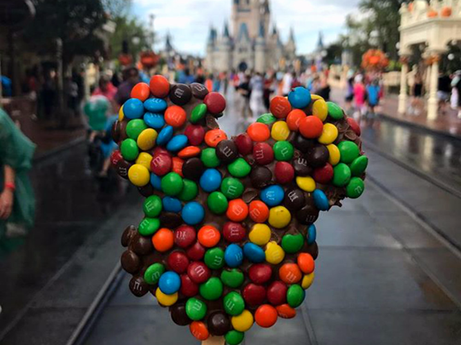 Những m&oacute;n ăn biểu tượng ở thế giới Disney World - Ảnh 7.