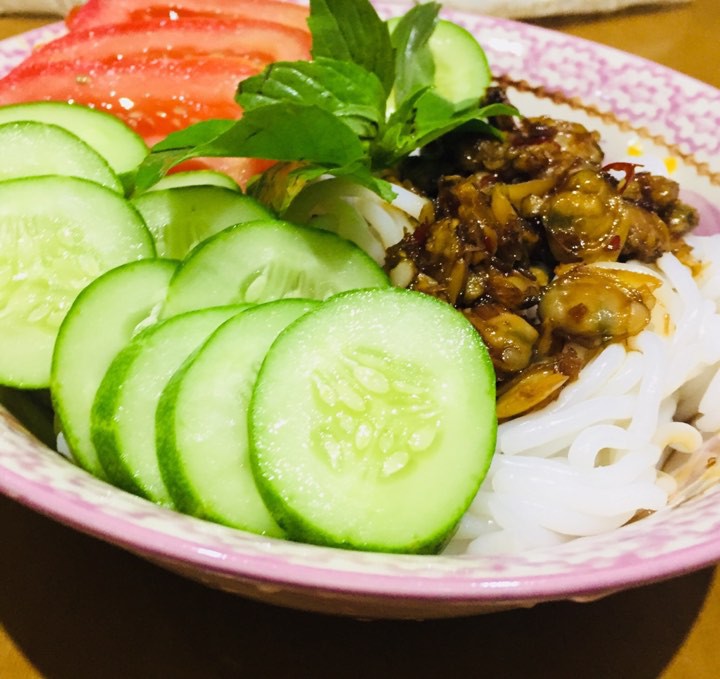 B&uacute;n ngh&ecirc;u: Ăn chơi m&agrave; no! - Ảnh 5.