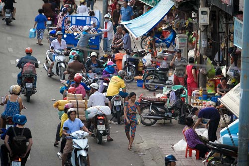 Lấy lại vỉa hè, đừng để dân ngờ vực!