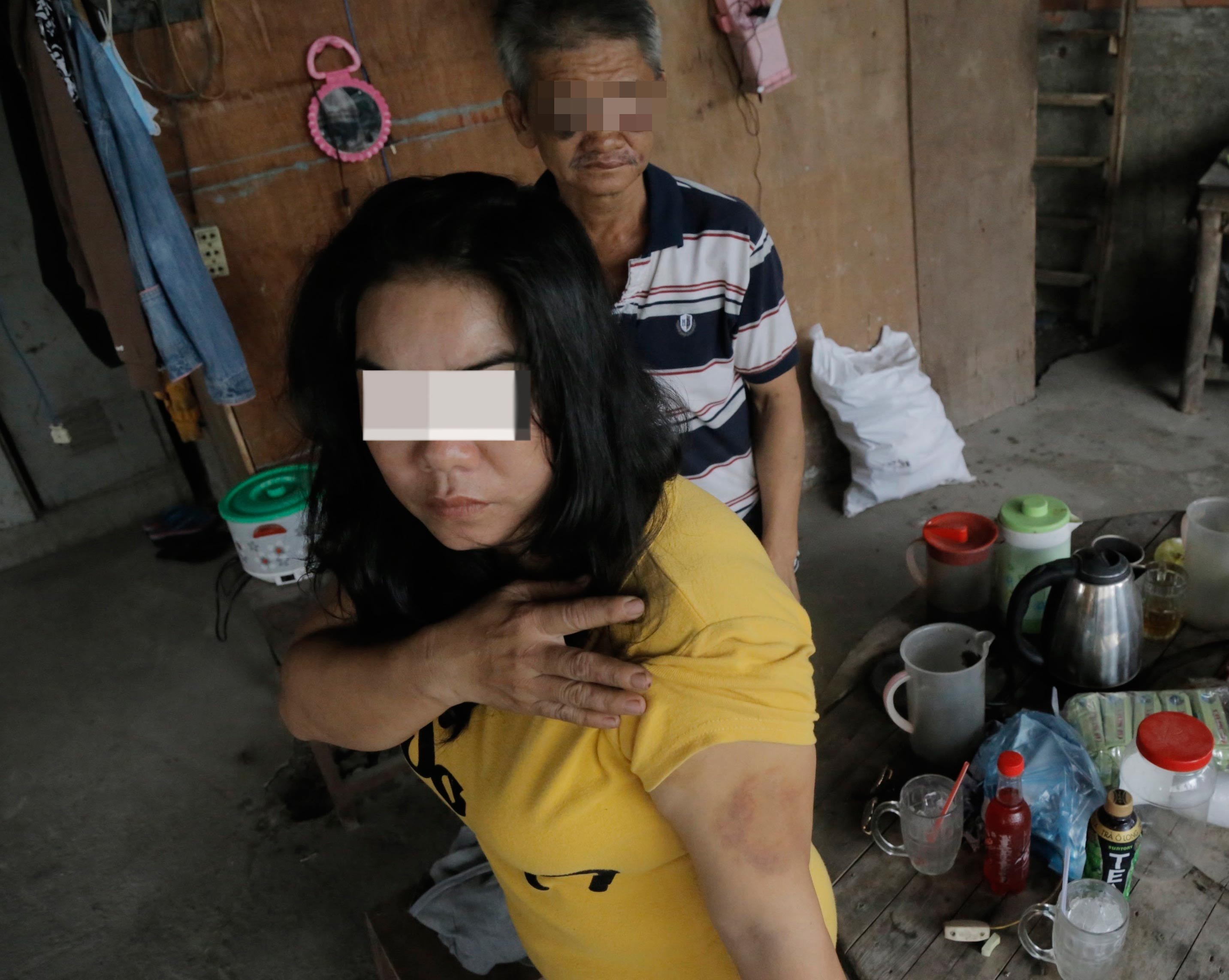 Gãy gánh trên đường tha hương