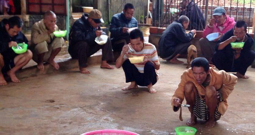 “Duyên nợ” với người tâm thần
