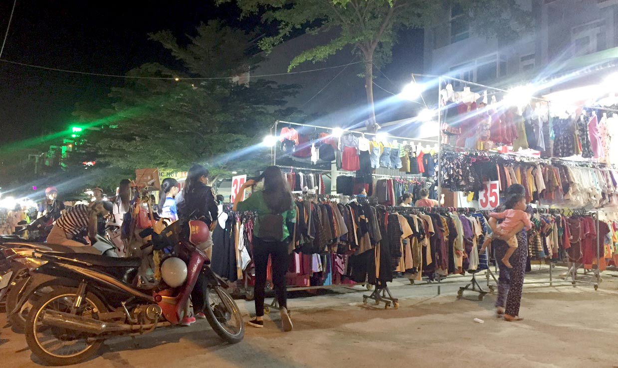 "Luật ngầm" lòng đường, vỉa hè: Đường dây nóng… nguội lạnh