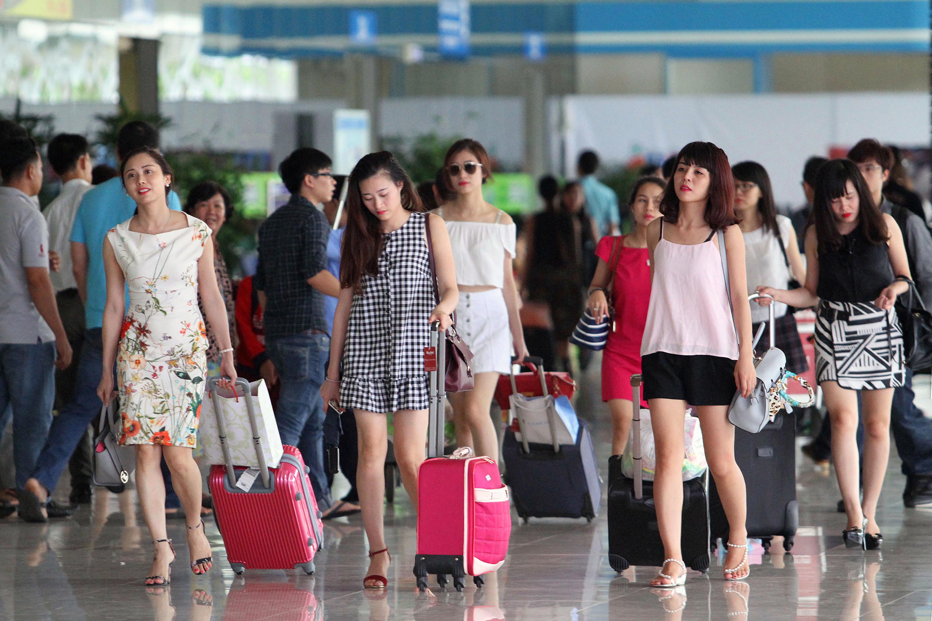 "Mổ xẻ" việc hoãn, hủy và giá hàng không