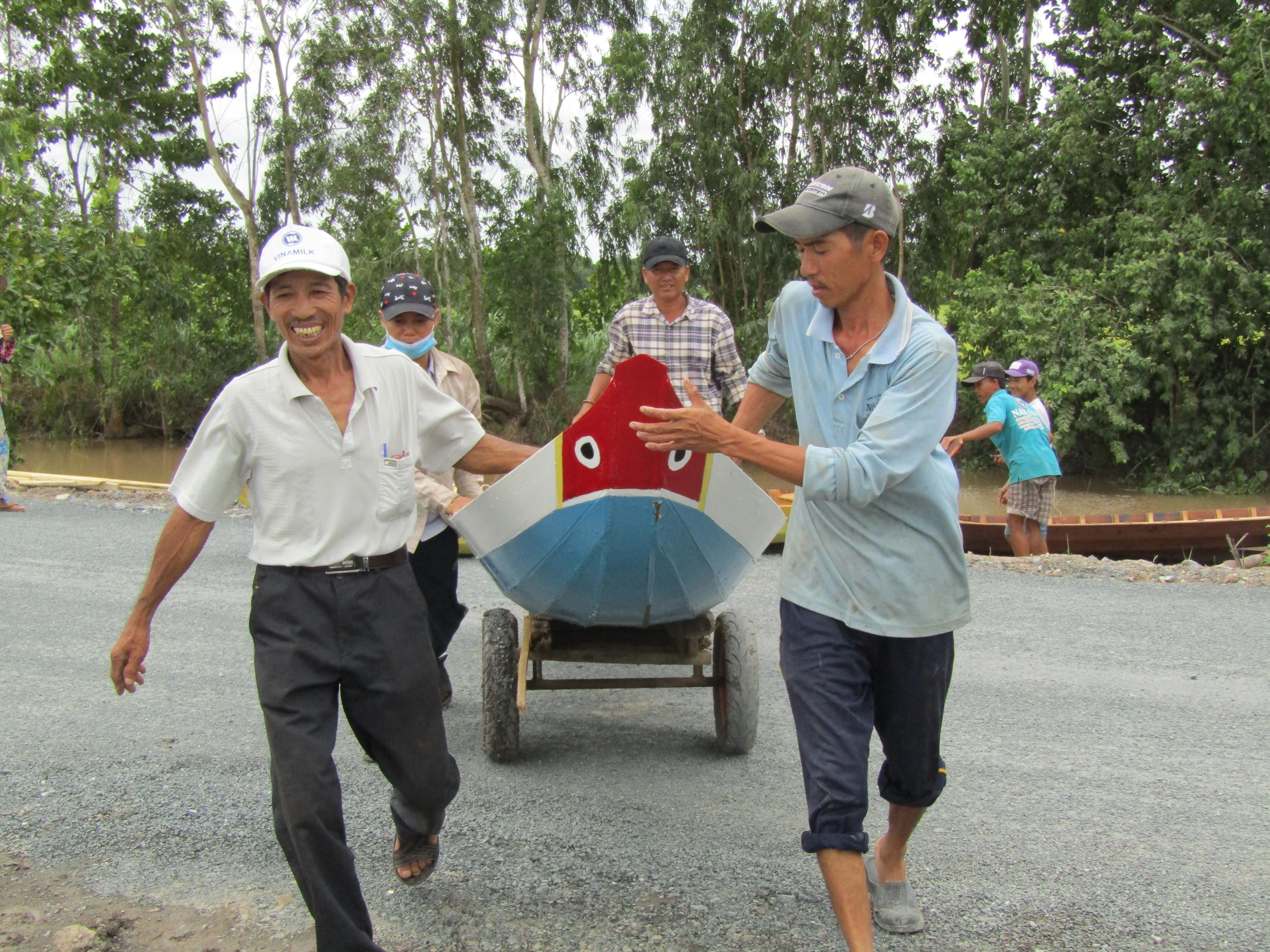 Ông Tốt mê ghe