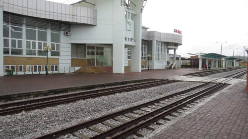 Hiu hắt nhà ga ngàn tỉ