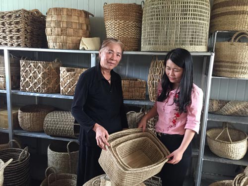 Thăng trầm phận cói