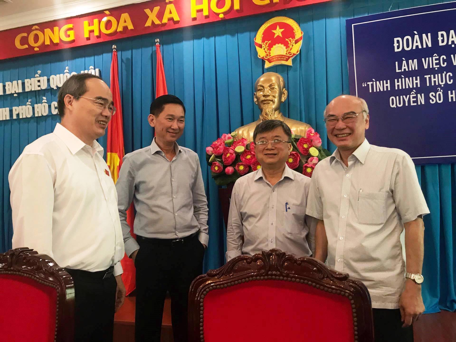Làm đúng bị hành, sai thì nhởn nhơ!