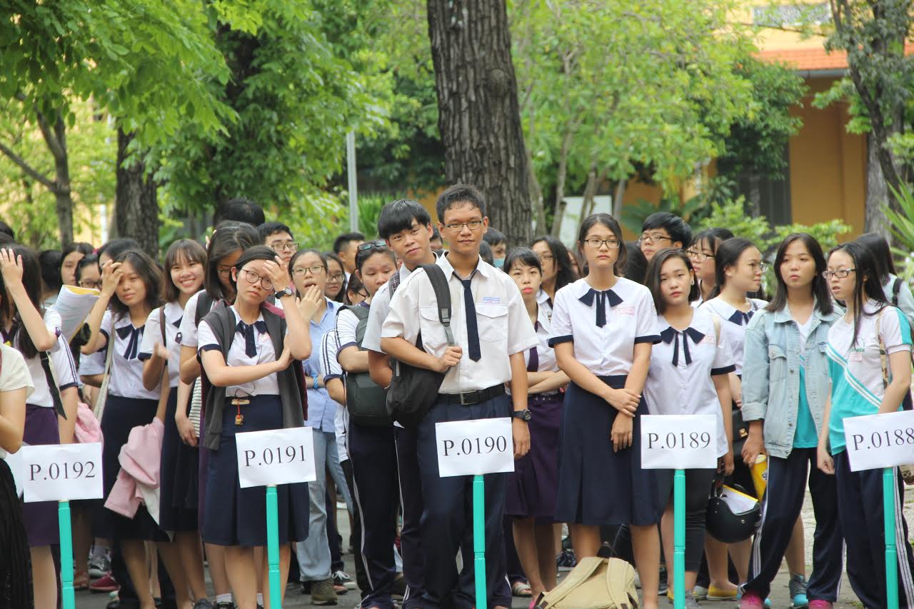 866.000 thí sinh làm thủ tục dự tại 2.300 điểm thi