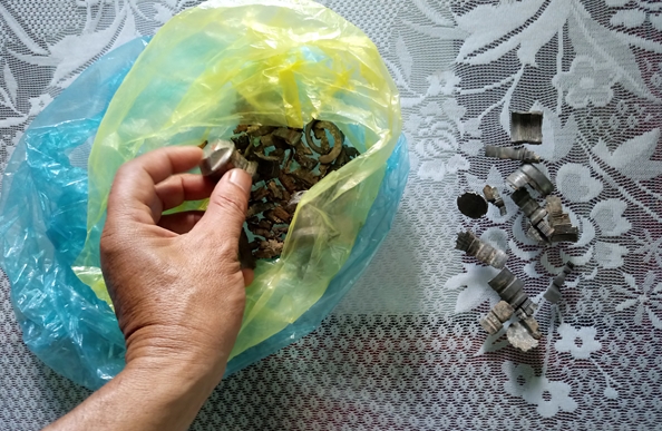 Sau loạt tiếng nổ khi m&aacute;y bay bay ngang, nhiều nh&agrave; d&acirc;n bị hỏng nặng - Ảnh 6.