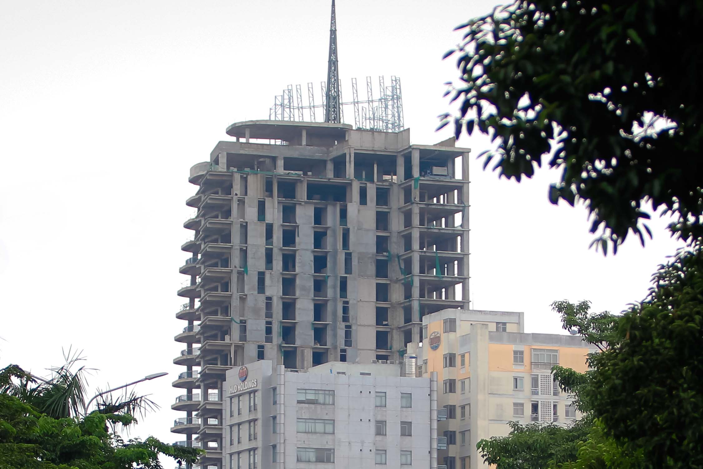 Cận cảnh cao ốc có sân đỗ trực thăng sắp bị đấu giá - Ảnh 5.