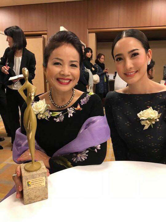 NSƯT Minh Trang x&uacute;c động nhận giải tại Li&ecirc;n hoan phim truyền h&igrave;nh quốc tế Tokyo 2017 - Ảnh 2.