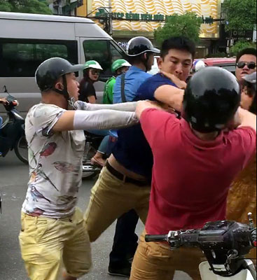 Bất an với côn đồ trên đường phố