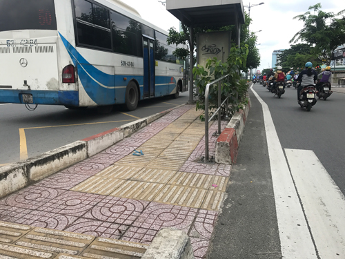 G&acirc;y kh&oacute; cho người khuyết tật ! - Ảnh 1.
