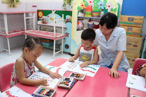 MIỄN HỌC PHÍ CHO TRẺ MẦM NON 5 TUỔI: Thiệt thòi trẻ học trường tư