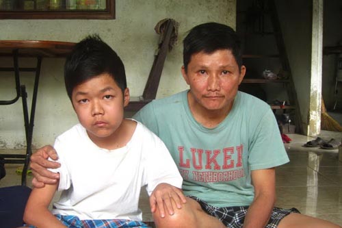 Cha con cùng mang trọng bệnh
