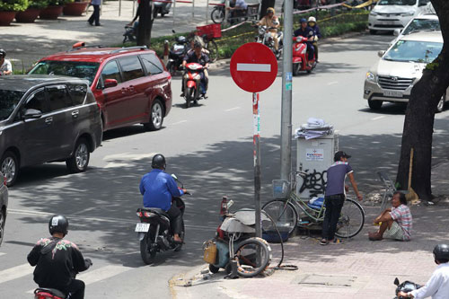 Vô tư đi vào đường một chiều