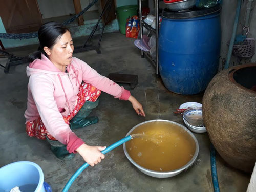Trả tiền nước sạch, xài nước bẩn