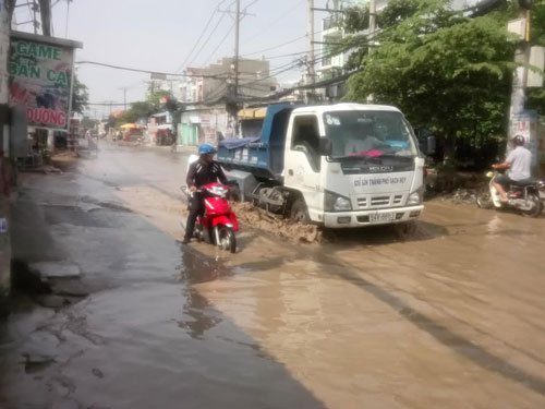 Con đường ngập quanh năm