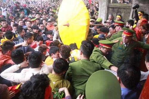 Đừng hô hào nữa, phải chế tài mạnh!