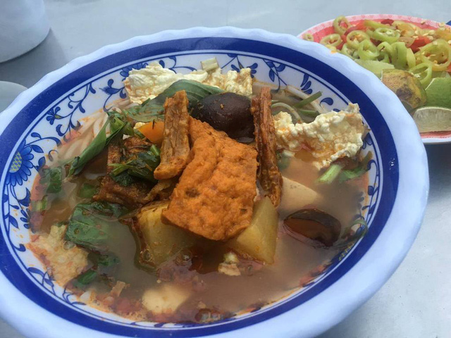 T&ocirc; b&uacute;n b&ograve; chay c&oacute; gi&aacute; 25 ng&agrave;n, nhỉnh hơn ng&agrave;y thường 5 ng&agrave;n.