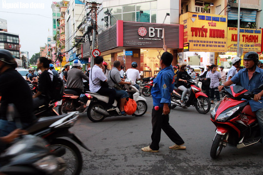 Đường n&agrave;o cũng kẹt, d&acirc;n S&agrave;i G&ograve;n mệt mỏi trở về nh&agrave; - Ảnh 12.