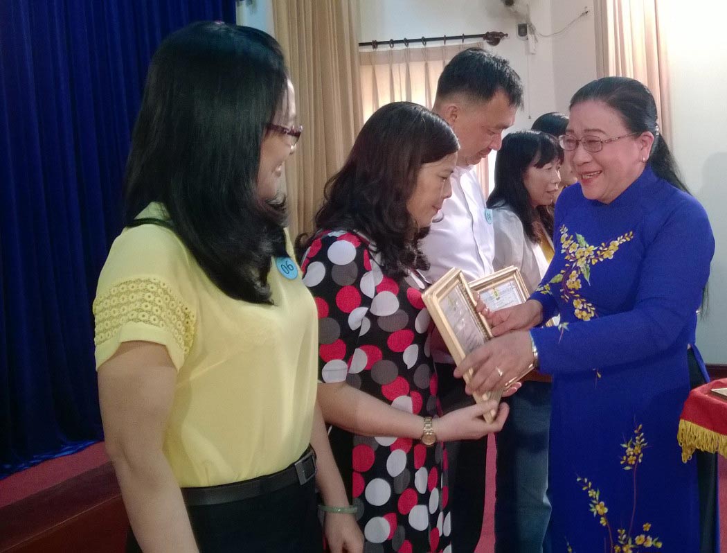 Tuyên dương 161 phụ nữ 2 giỏi