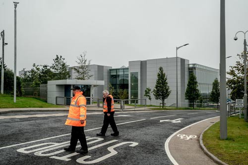 Đại gia và "thiên đường": Công thức "Hai người Ireland"
