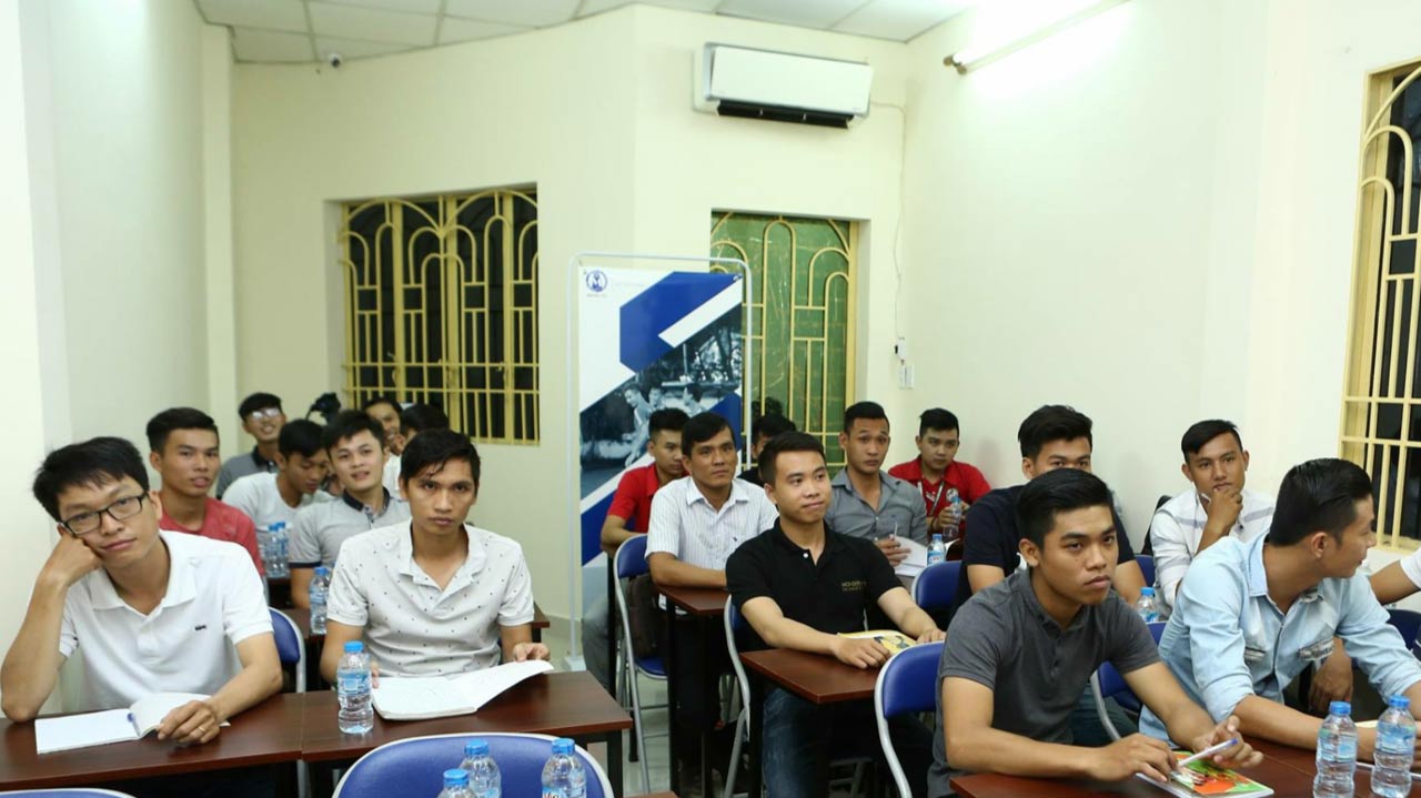 ĐỔI ĐỜI TỪ SÂN BÓNG PHONG TRÀO (*): Tốn tiền tỉ vì đam mê bóng đá