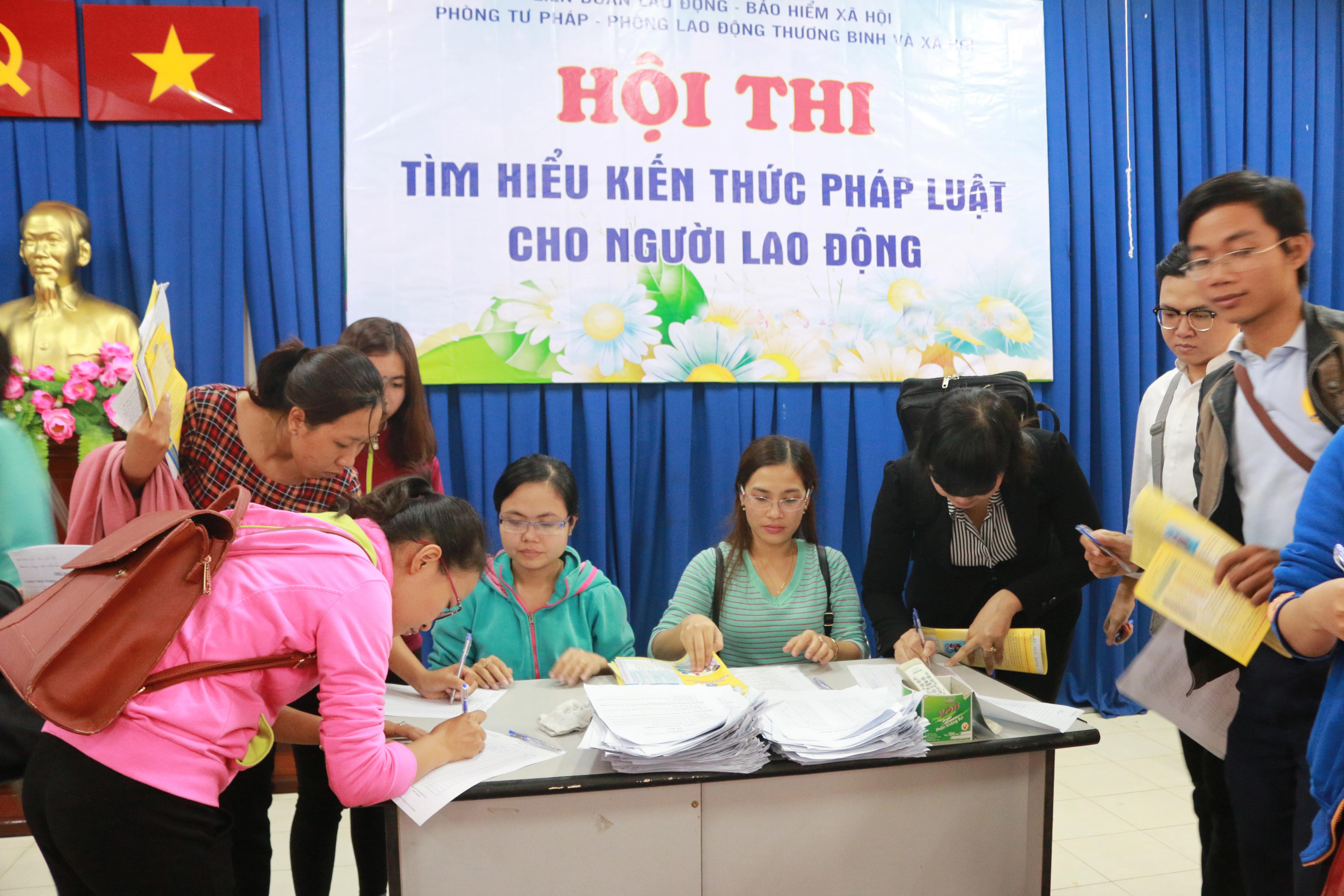 Những câu chuyện cười ra nước mắt!